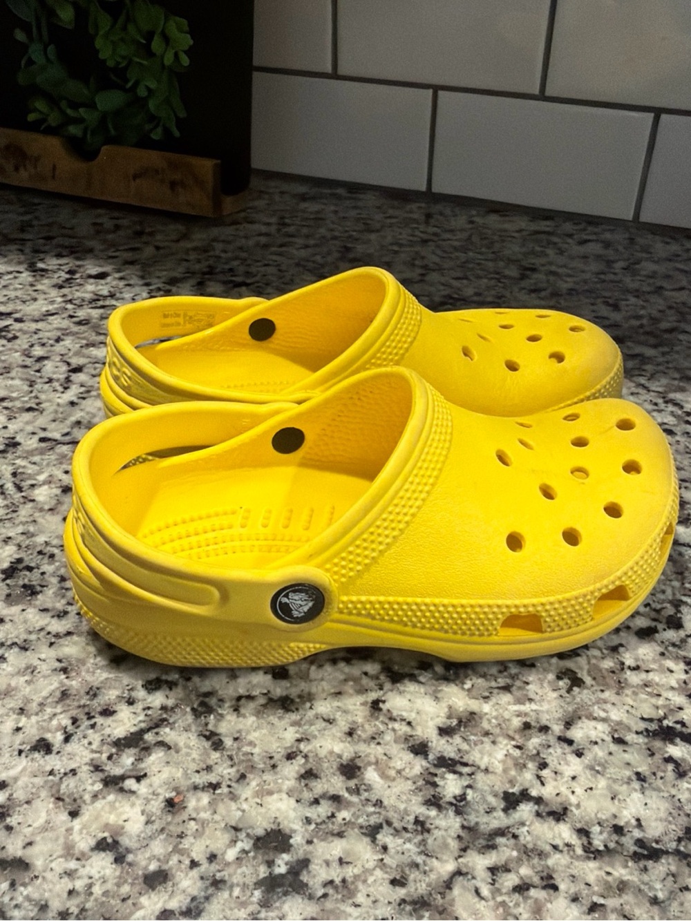 Unisex CROCS Classic Bright Yellow Clogs Mens Size /2Women's Size/4